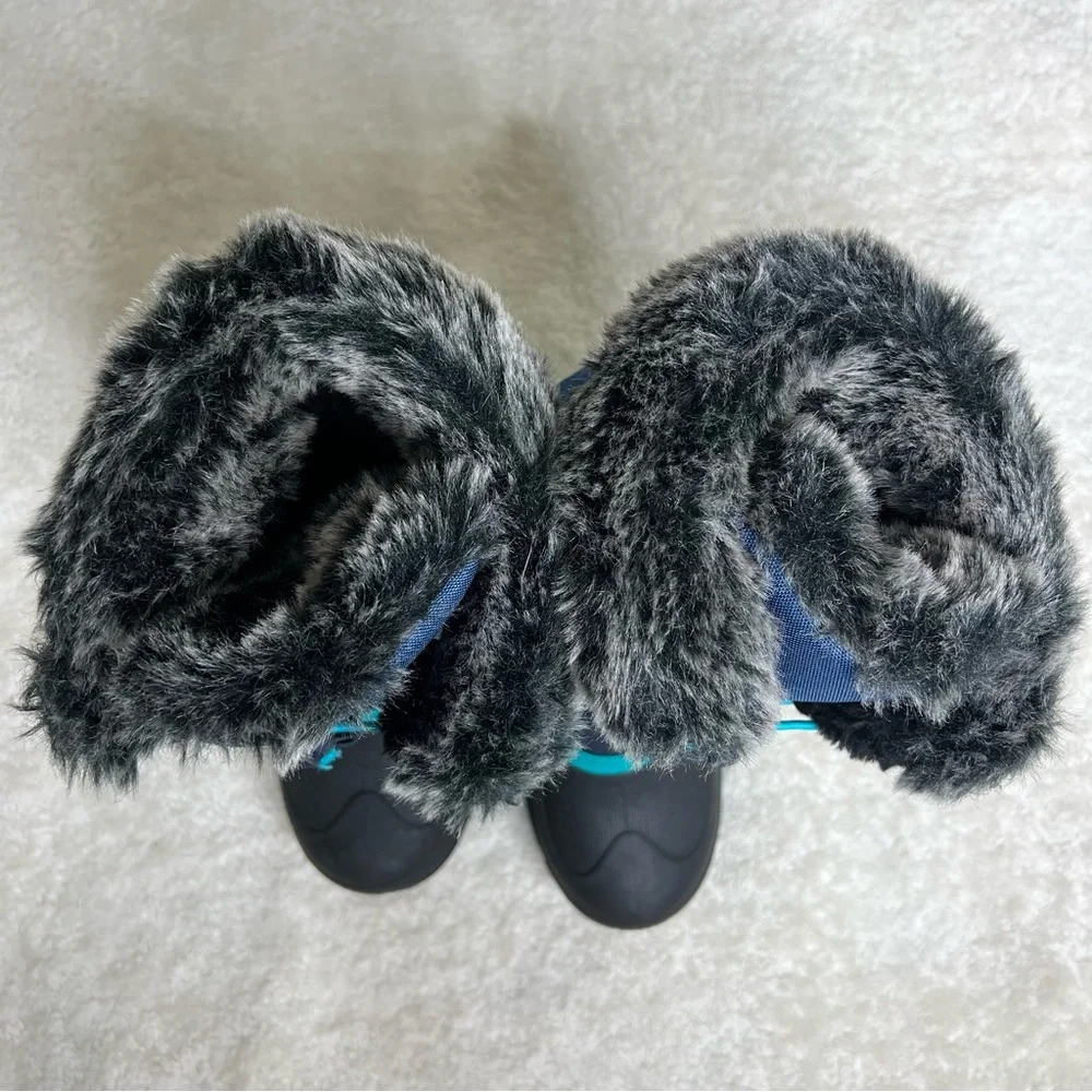 Kamik snow boots blue size 3